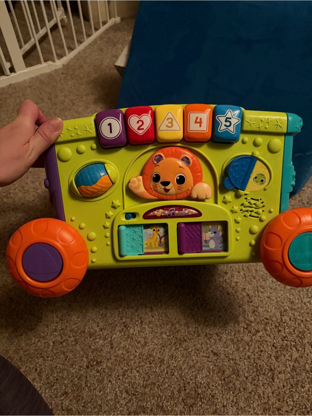 V tech sort and discover activity wagon
